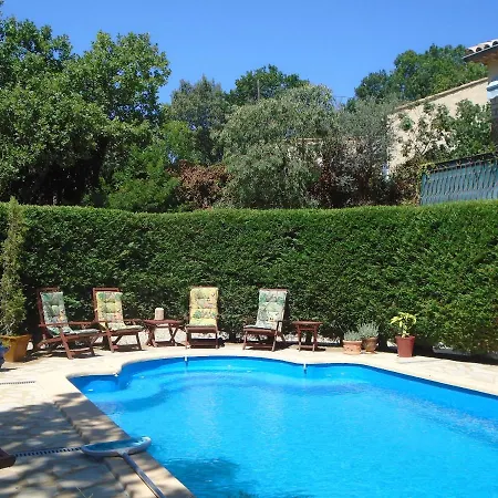 La Soleillade Apartment *